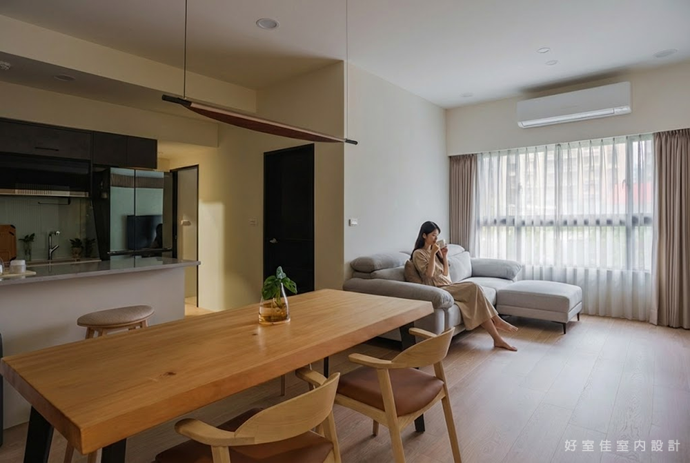 小坪數客廳餐廳合一怎麼裝潢？5個視覺放大術與放大坪效的家具挑選指南